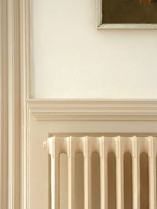 Paint: Architrave and Panel: Stock – Deep, Radiator: Stock – Dark, Wall: Stock